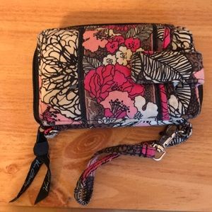 Vera Bradley Wallet w/phone compartment